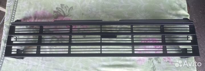 Решетка радиатора Nissan Sunny b11