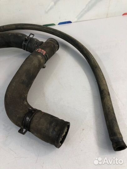 Патрубок системы охлаждения Ford Explorer UN150