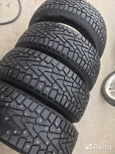 Pirelli Ice Zero 225/55 R17