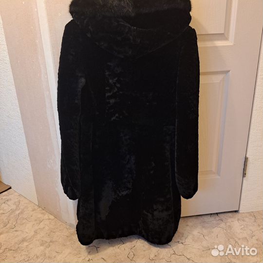 Шуба мутоновая с капюшоном
