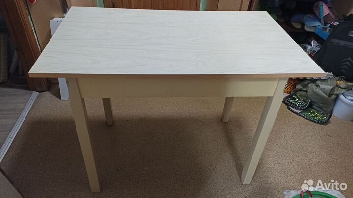 Кухонный стол