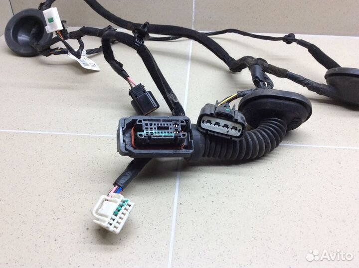 Проводка (коса) двери задняя правая Hyundai Tucson