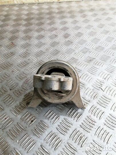 Опора двигателя передняя правая Opel Astra H L69