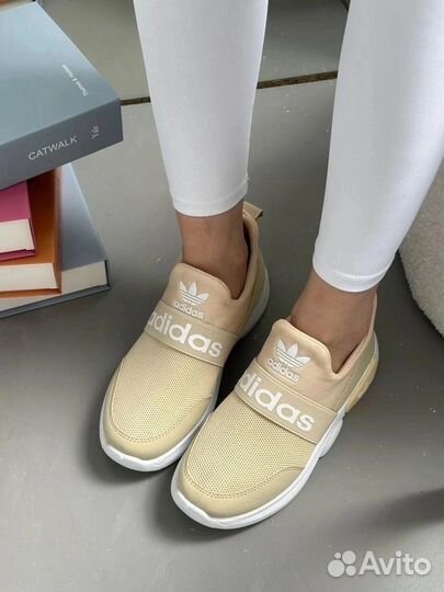 Кроссовки adidas 3 цвета