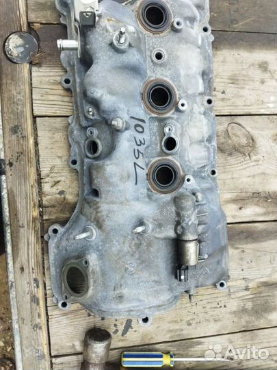 Крышка клапанов левая Lexus Ls600Hl UVF46 2UR-FSE