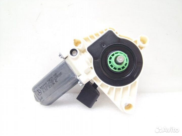 Моторчик стеклоподъемника задний правый
