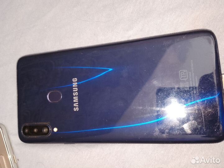 Samsung Galaxy A20, 3/32 ГБ