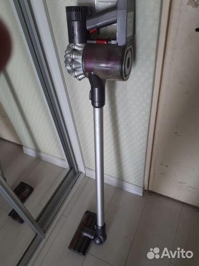 Пылесос Dyson v8