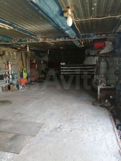 Гараж, > 30 м²