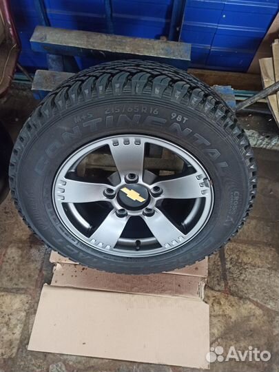 Continental ContiCrossContact AT 215/65 R16