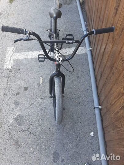 Трюковой велосипед BMX