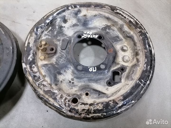 Щит опорный зад.Toyota Lite Ace с цилиндром 1989