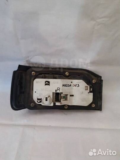 Фонарь задний правый Mazda 323 BF