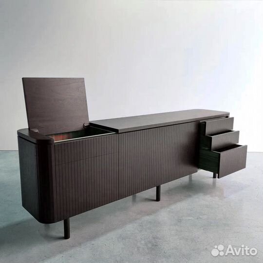 Тумба с реечными фасадами