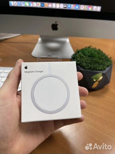 Беспроводная зарядка Apple MagSafe