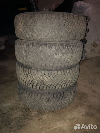 Michelin X-Ice North 4 215/65 R16 102T