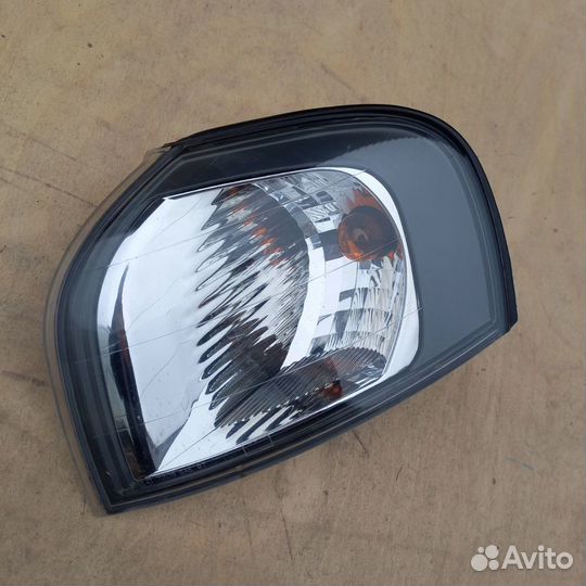 Поворотник Volvo S80