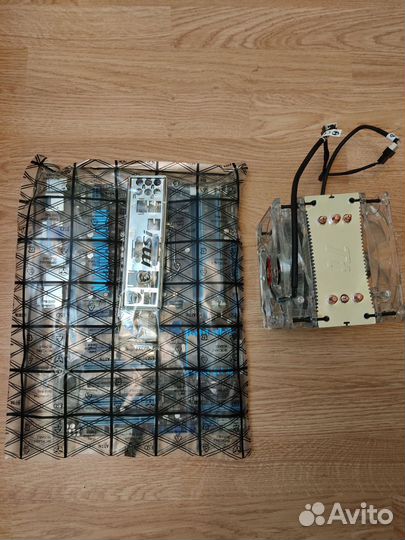 Материнская плата с процессором и памятью и кулер