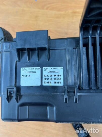 Блок предохранителей под капот Kia Quoris 1 G8BE