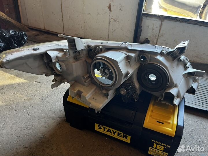 Фары на toyota camry 40