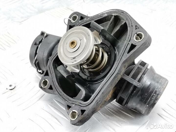 Корпус термостата BMW 5 E60/E61 2004 11517805811