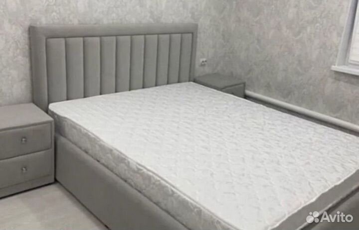 Кровать двухспальная с подьемным механизмом