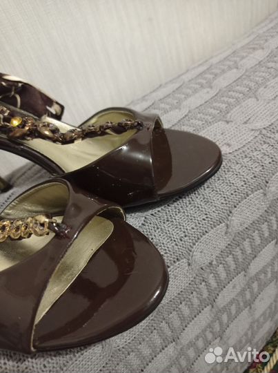 Босоножки женские