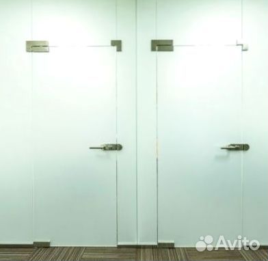 Стеклянная дверь от производителя