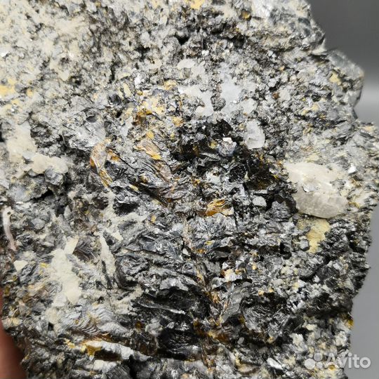 Сфалерит (марматит), друза с кристаллом кальцита