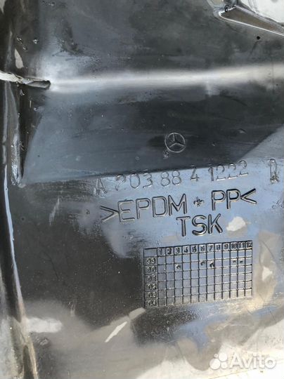 Б/У Подкрылок передний правый задняя часть#001