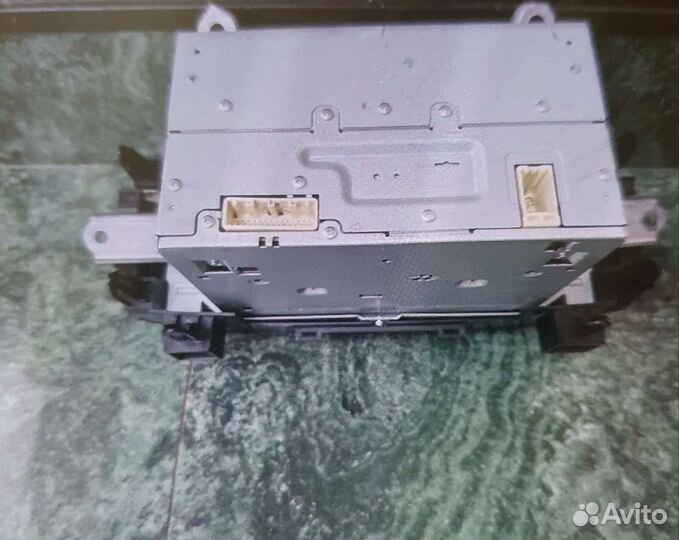 Монитор на lexus 570