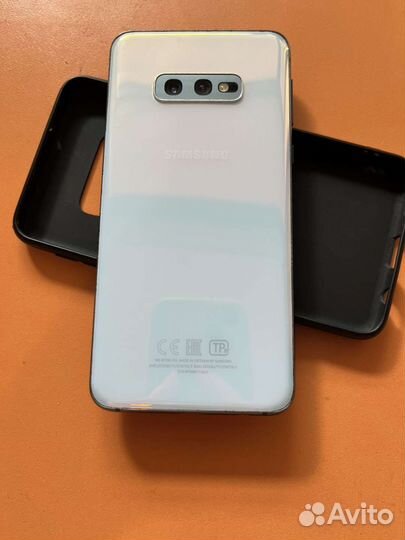 Телефон Samsung