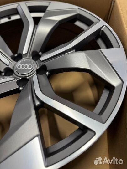Новые диски R22 на Audi RS6