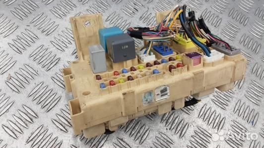 Блок предохранителей toyota corolla verso 2 (CBG17