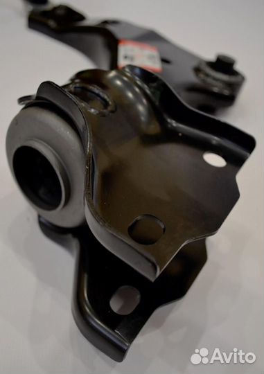 LR126119 Рычаг передний нижний левый