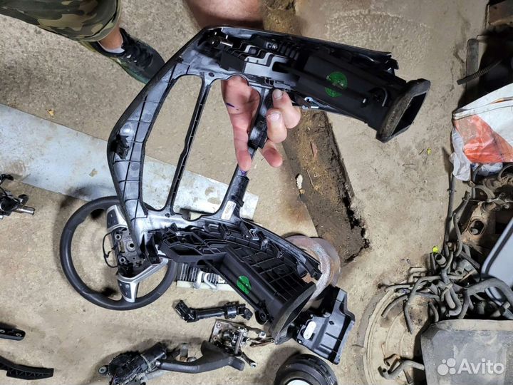 Передняя рамка торпеды на Шевроле Круз 12г