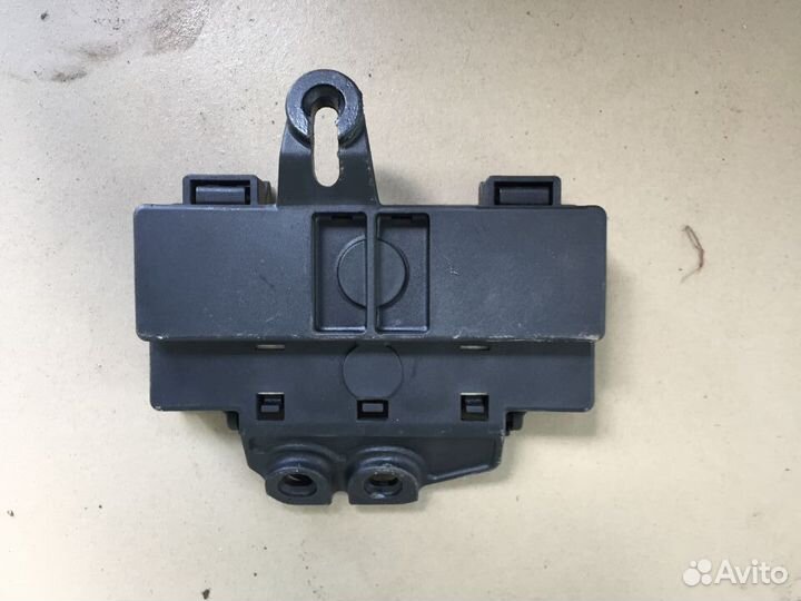 Корпус блока предохранителей audi A8 D3 quattro
