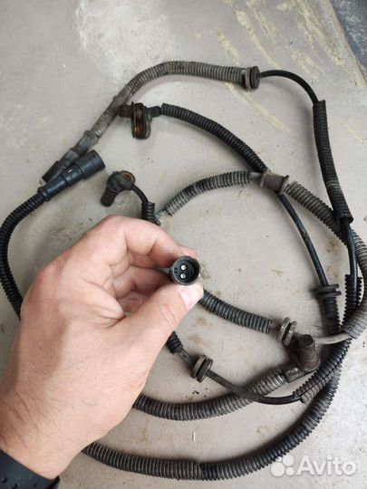 Датчик ABS передний круглый SsangYong 4143209002