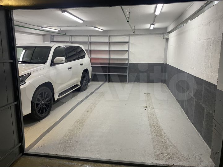 Гараж, > 30 м²