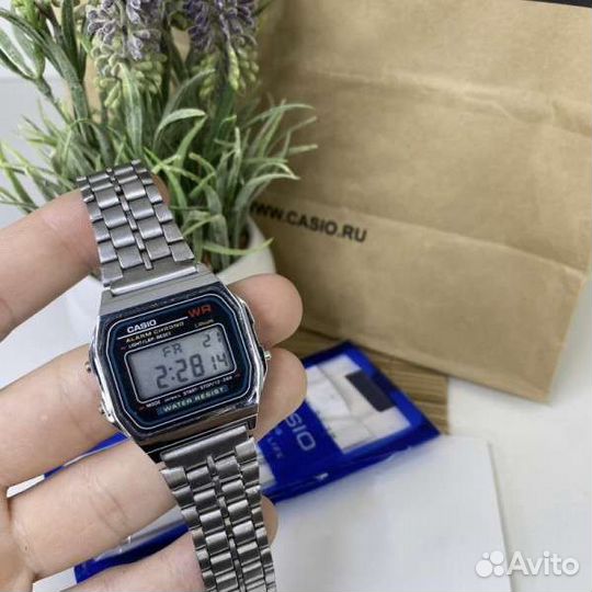 Электронные часы casio