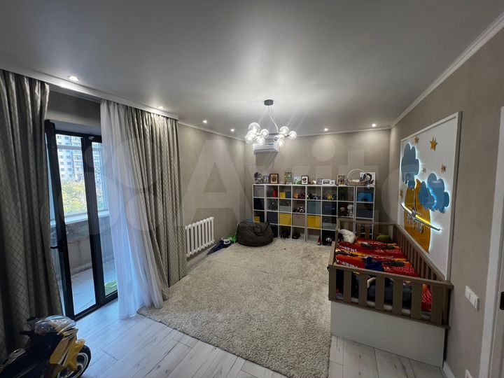 4-к. квартира, 216,6 м², 2/3 эт.