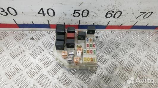 Блок предохранителей toyota RAV 4 ZCA2 (DBR04M101)