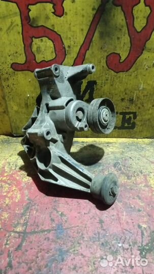 Кронштейн двигателя Audi 100 035903143