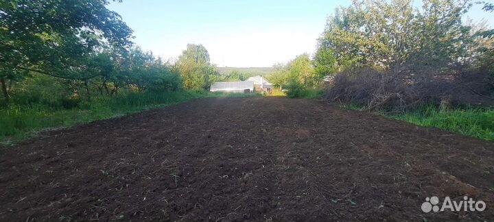 Вспашка земли мотоблоком