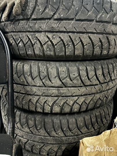 Bridgestone Ice Cruiser 7000 235/65 R17