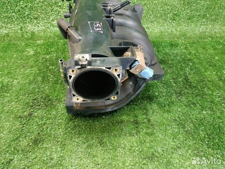 Топливная рампа с форсунками Nissan Primera P12