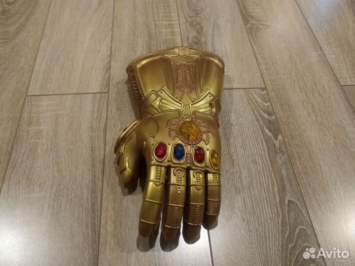 Перчатка таноса