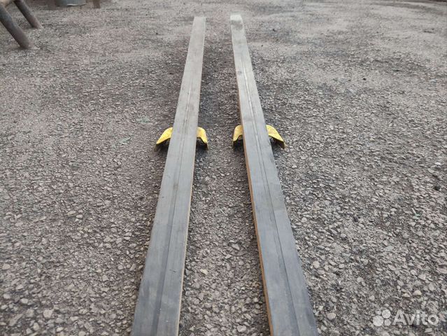 Спортивные пластиковые лыжи беговые