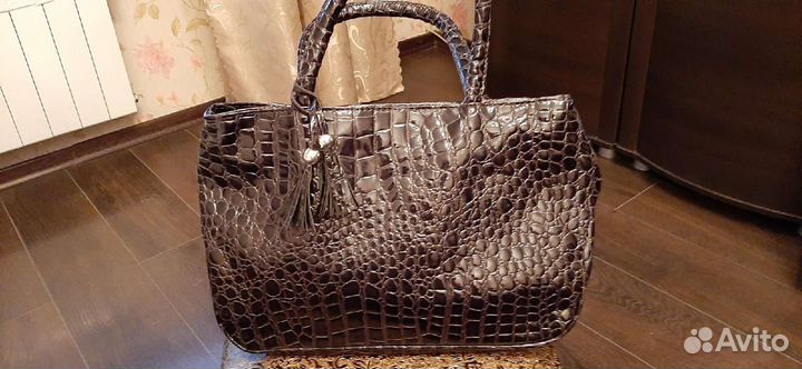 Лакированная сумка