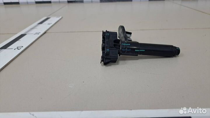 Б/У Форсунка омывателя фары 852080K050 toyota